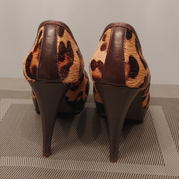 La CANADIENNE Cow Hyde Womens Shoes - Picture 3 of 4